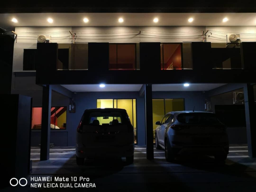 I Love U Bnb 爱乐游民宿 步行5 分钟到码头 Semporna Exteriér fotografie